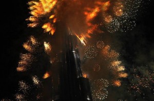 Circular Fireworks display @ top of Burj tip