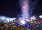 awesome-fireworks-ledDisplay-burjkhalifa2015